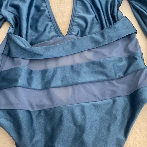 ONE PIECE SWIM BY HOJLIE WATMAN - Picture 2 of 4